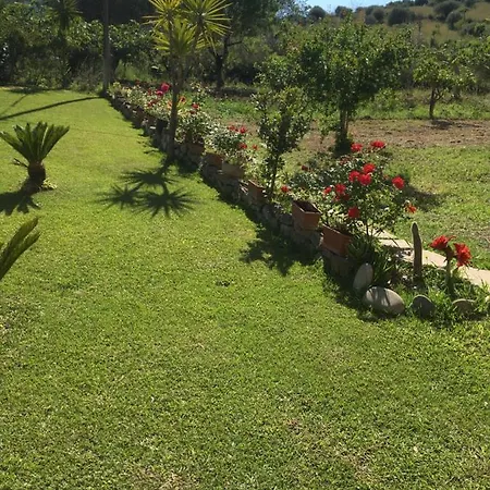 Bed & Breakfast Adema 2*
